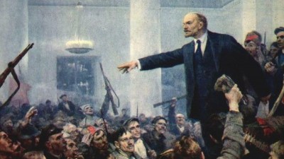 Октябрьский переворот возглавлял Ленин